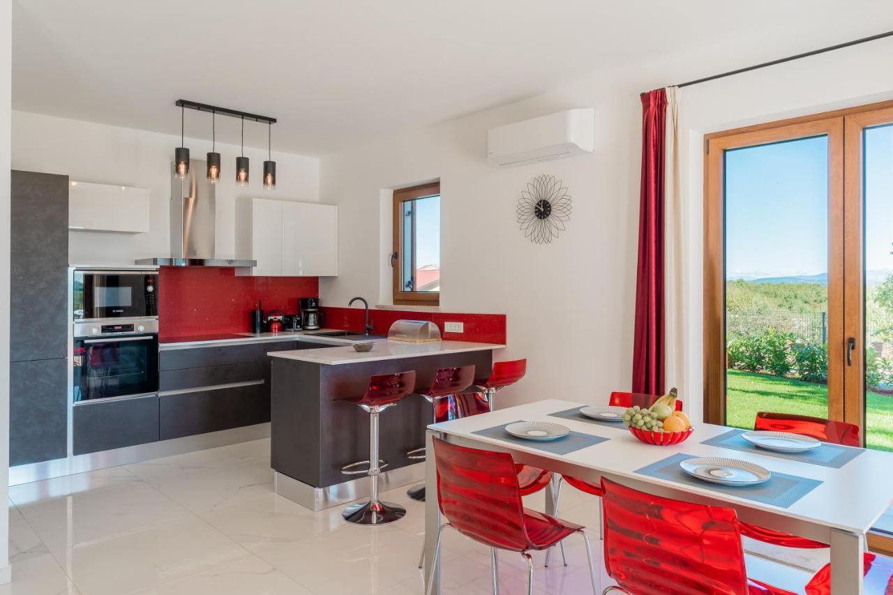 Villa Atop The Village With Stunning View Vizinada Exterior photo