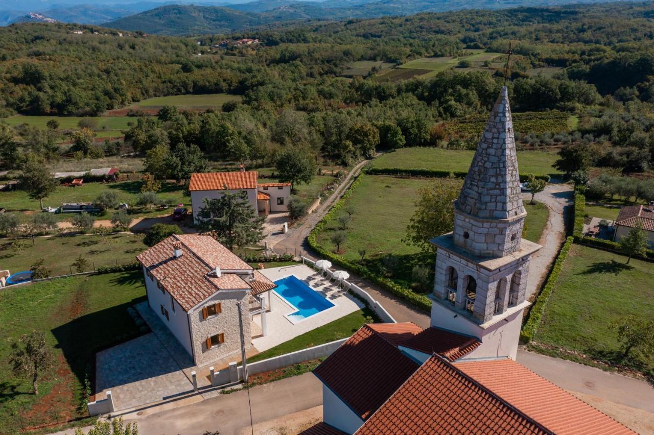 Villa Atop The Village With Stunning View Vizinada Exterior photo