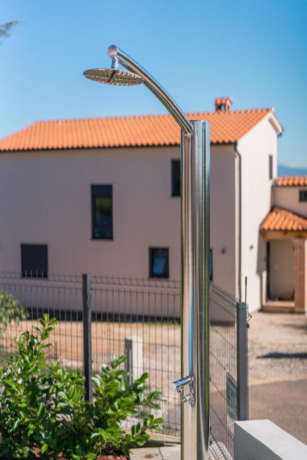 Villa Atop The Village With Stunning View Vizinada Exterior photo