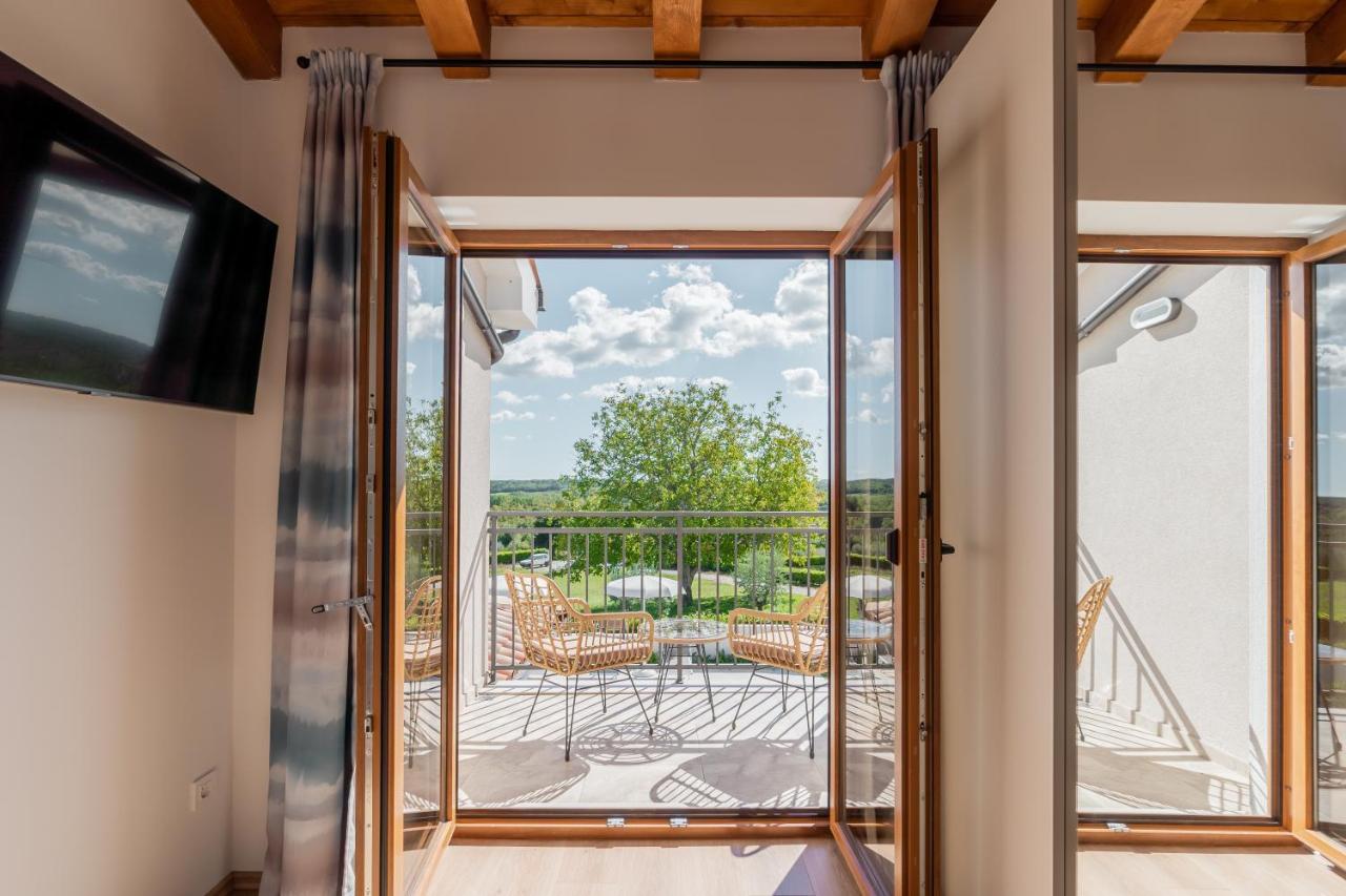 Villa Atop The Village With Stunning View Vizinada Exterior photo