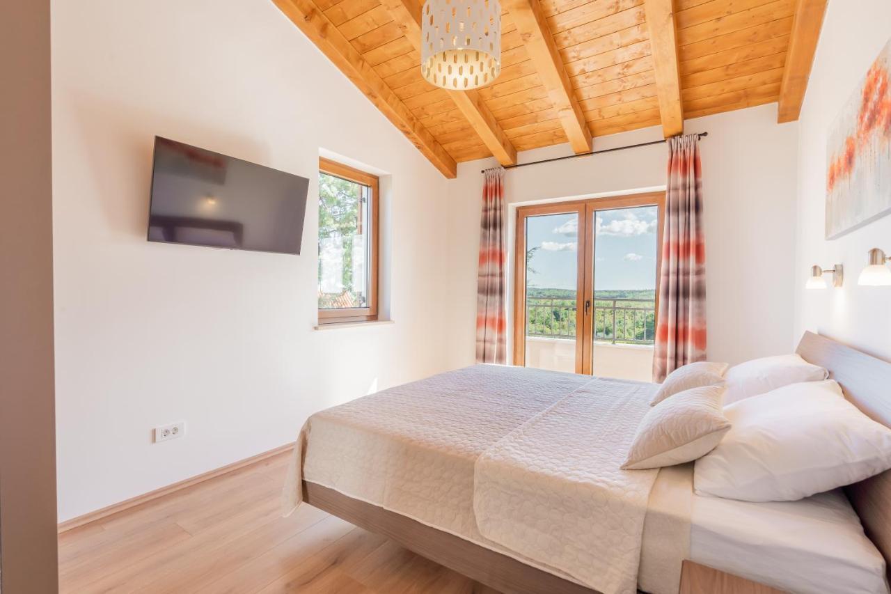 Villa Atop The Village With Stunning View Vizinada Exterior photo