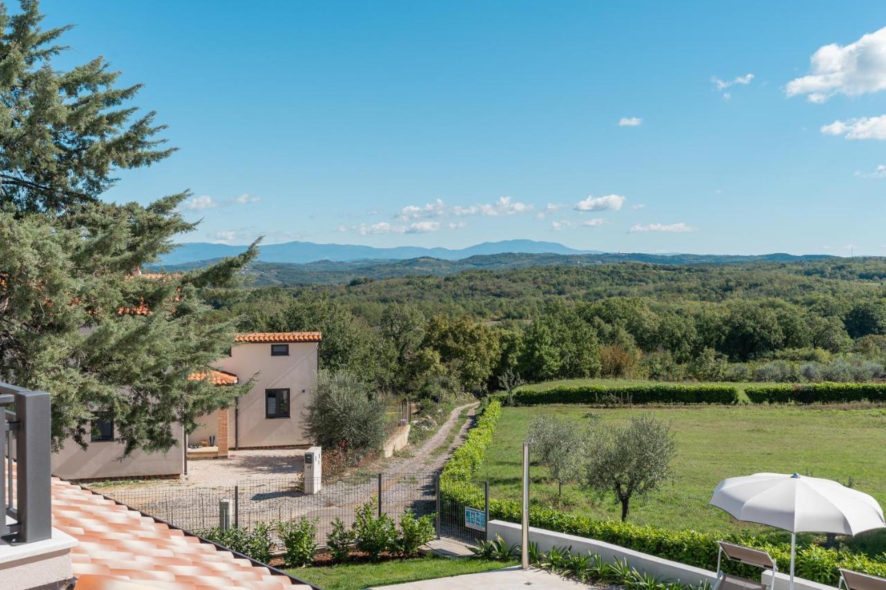 Villa Atop The Village With Stunning View Vizinada Exterior photo