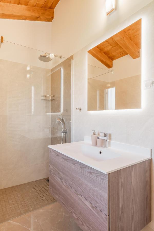 Villa Atop The Village With Stunning View Vizinada Exterior photo