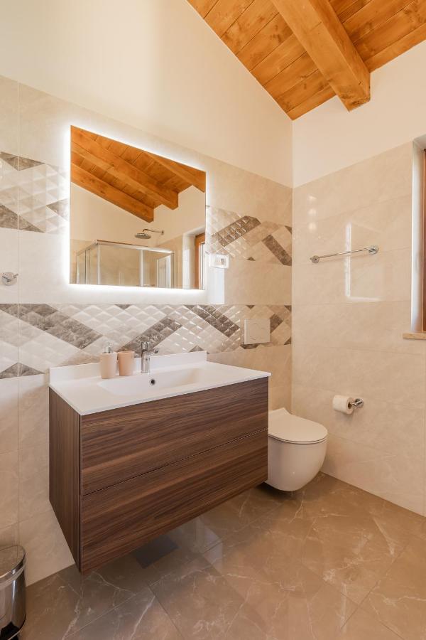 Villa Atop The Village With Stunning View Vizinada Exterior photo