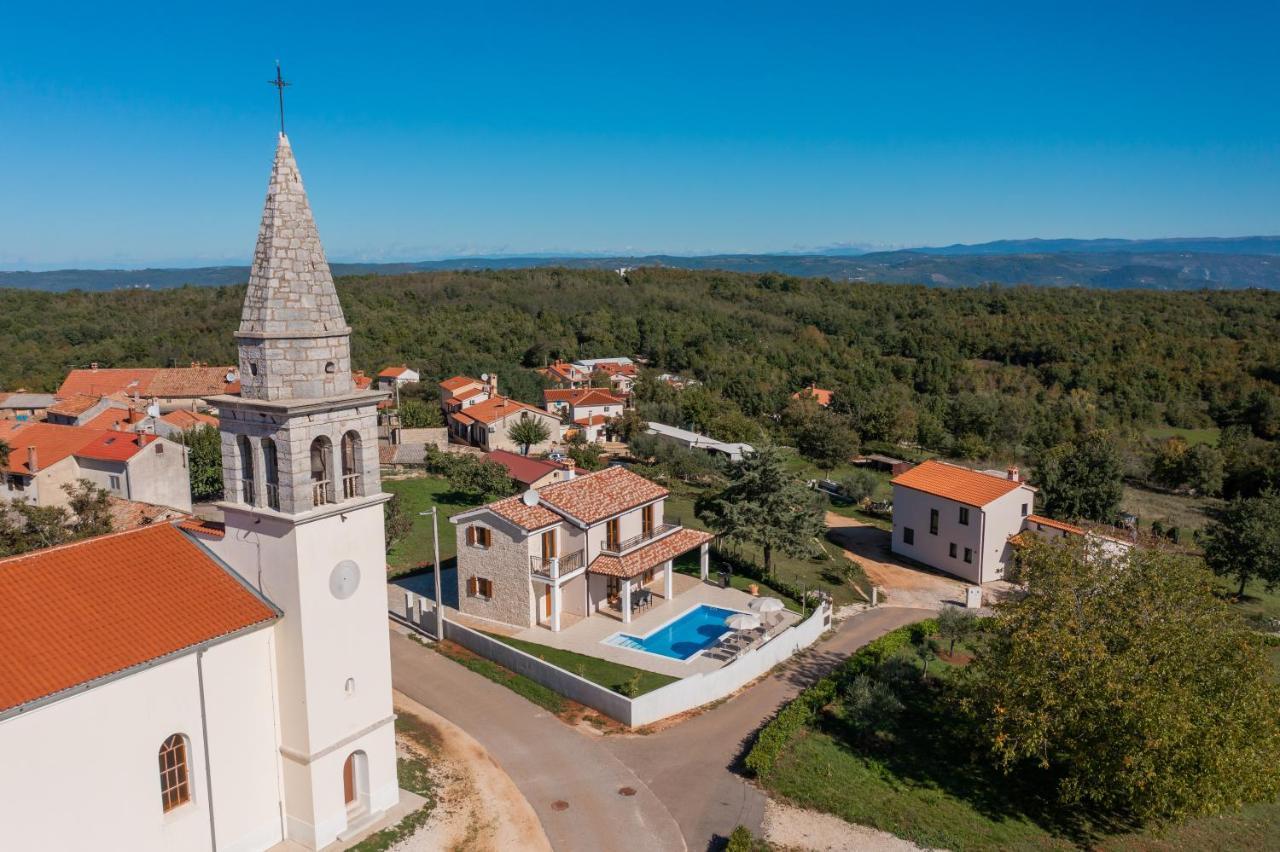 Villa Atop The Village With Stunning View Vizinada Exterior photo