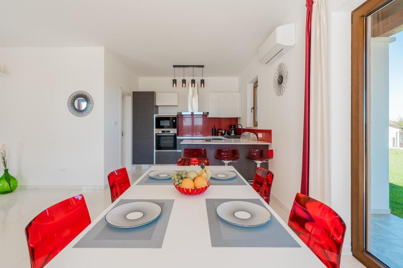 Villa Atop The Village With Stunning View Vizinada Exterior photo