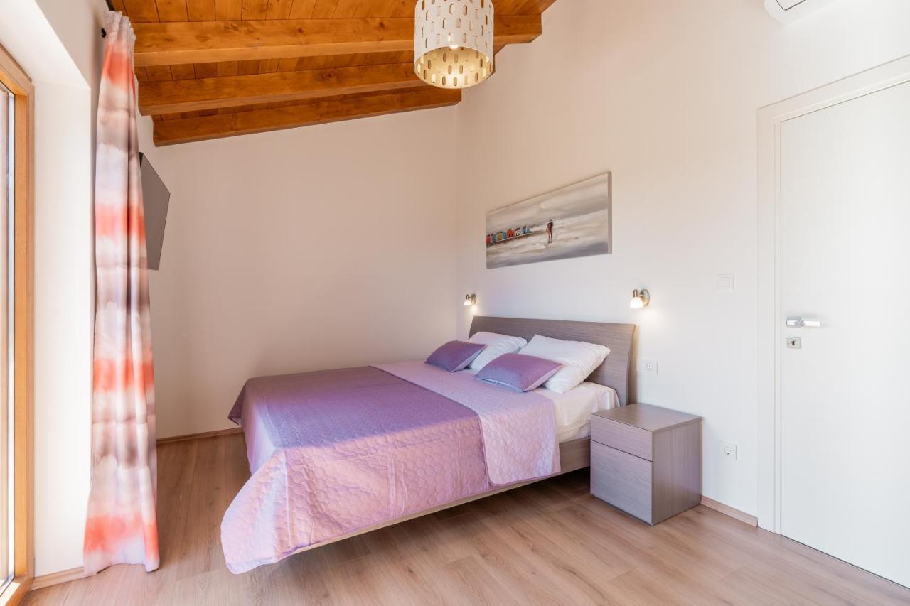 Villa Atop The Village With Stunning View Vizinada Exterior photo