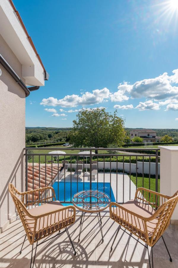 Villa Atop The Village With Stunning View Vizinada Exterior photo