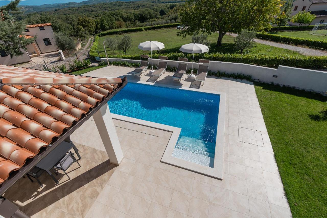 Villa Atop The Village With Stunning View Vizinada Exterior photo