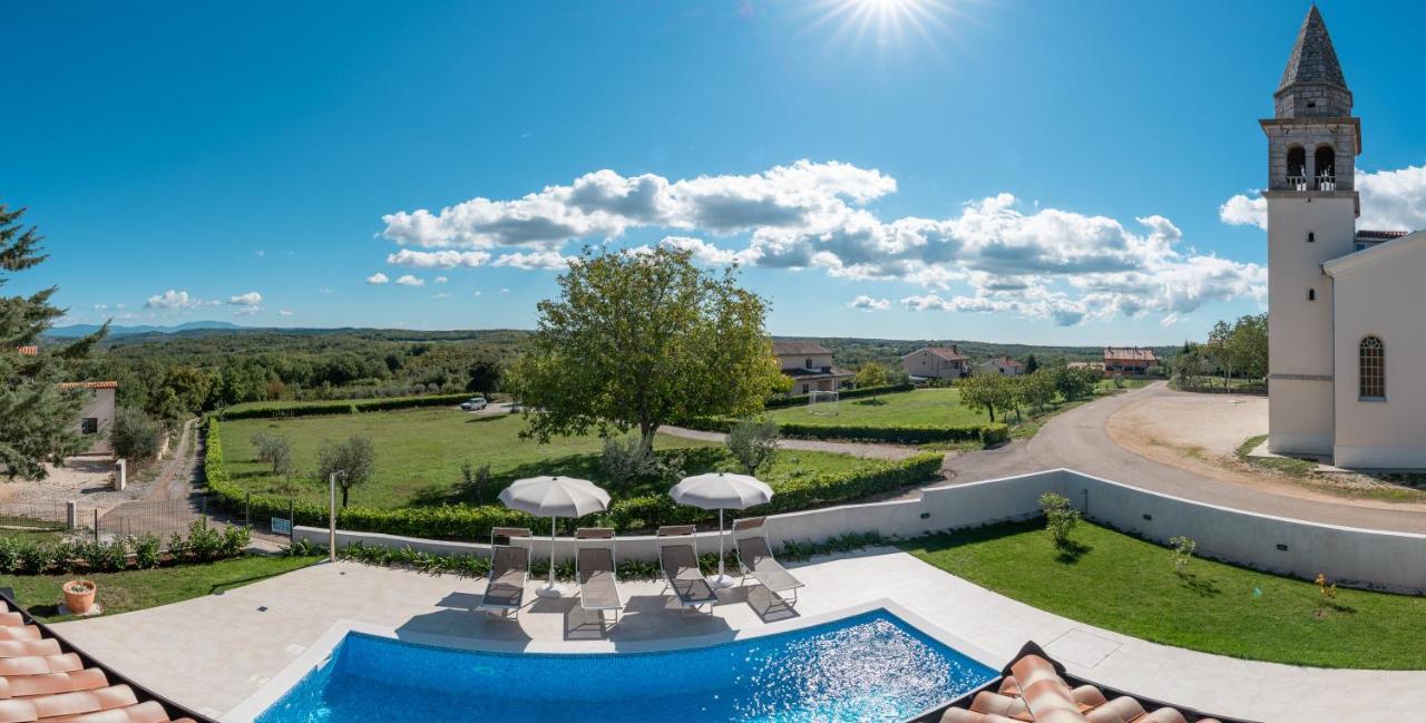 Villa Atop The Village With Stunning View Vizinada Exterior photo