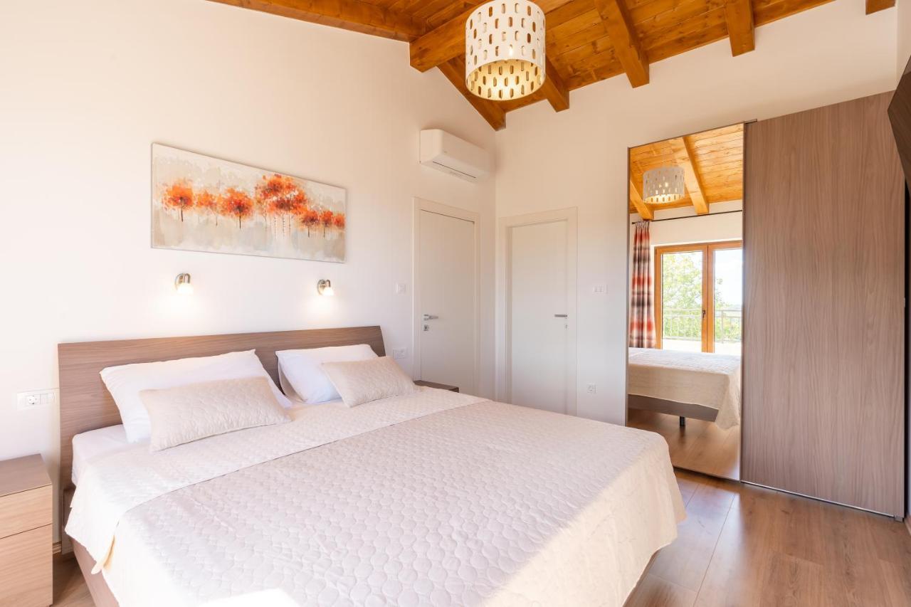 Villa Atop The Village With Stunning View Vizinada Exterior photo