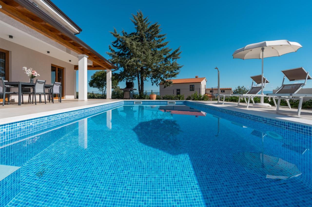 Villa Atop The Village With Stunning View Vizinada Exterior photo
