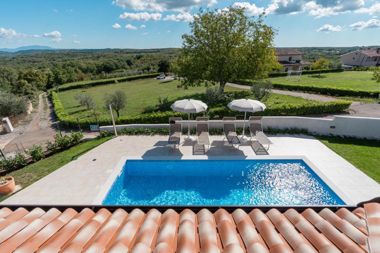 Villa Atop The Village With Stunning View Vizinada Exterior photo
