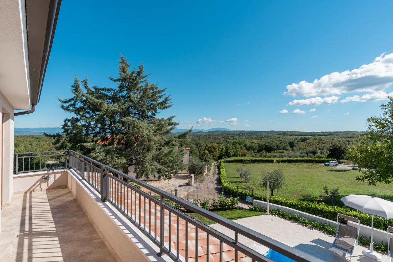 Villa Atop The Village With Stunning View Vizinada Exterior photo